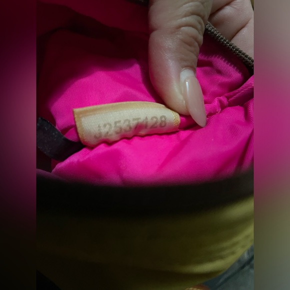 Dooney & Bourke Yellow Duck Crossbody Purse Bag w/Pink Interior - Picture 8 of 8